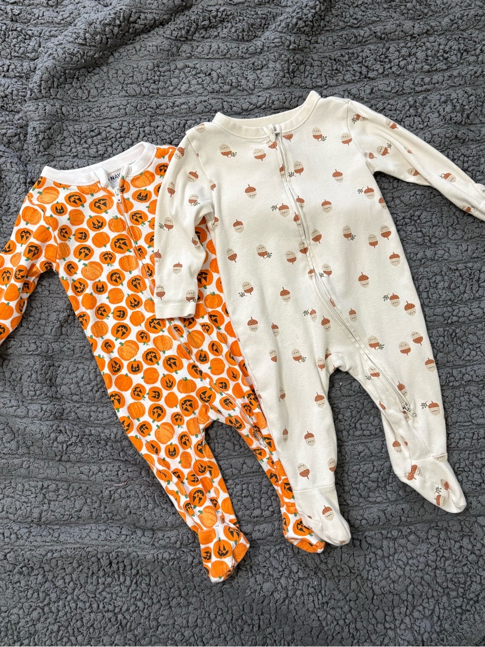 OLD NAVY | 2 Fall Onesies Halloween/Pumpkin & Acorn